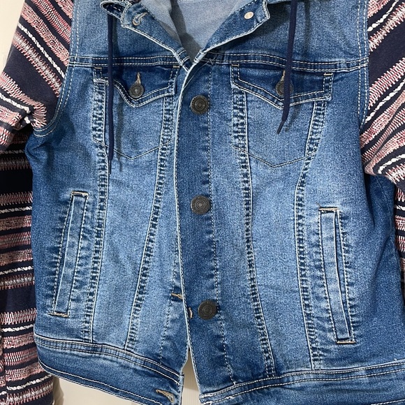 Authentic Denim Jacket with Fleece Hoodie and Sleeves Size Medium - Picture 4 of 6